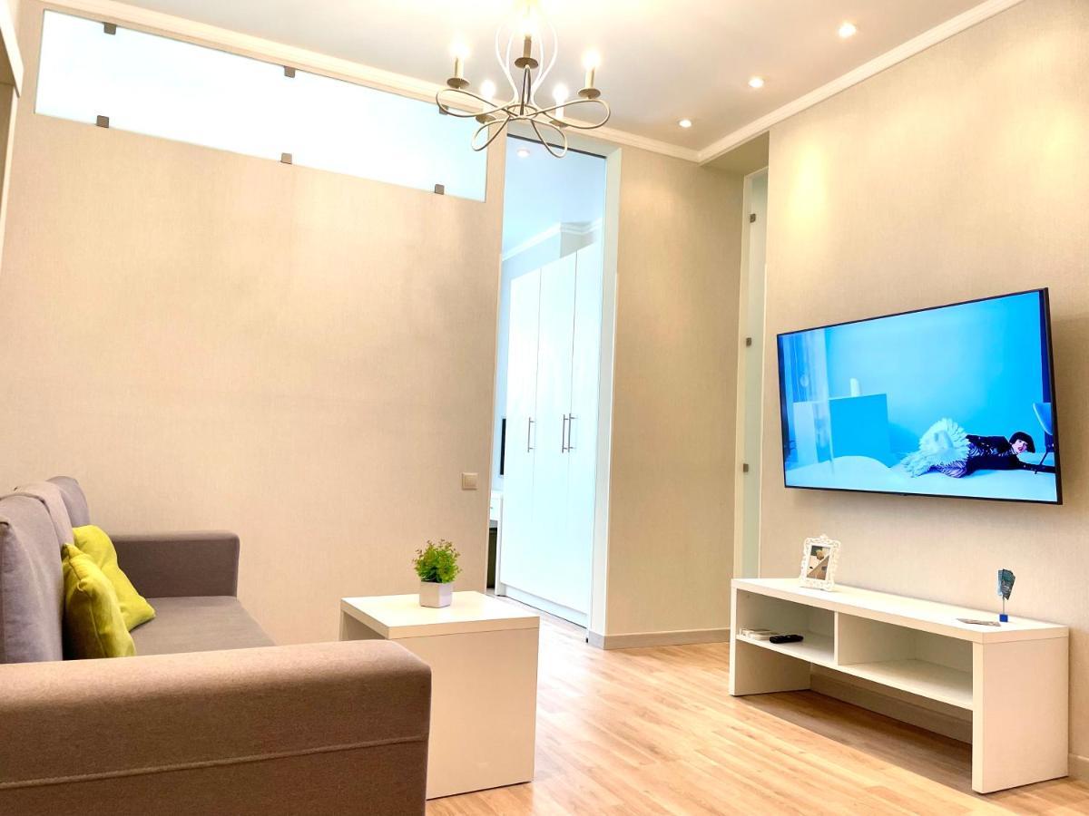קייב Navit Luxury Apartments With Breakfast Near The Railway Station, The City Center And The Park מראה חיצוני תמונה